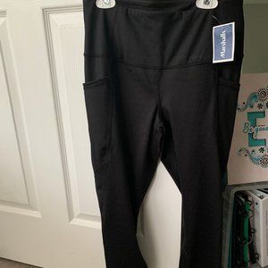 black workout leggings